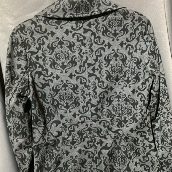 Papillon long jacket size small. - Picture 4 of 5